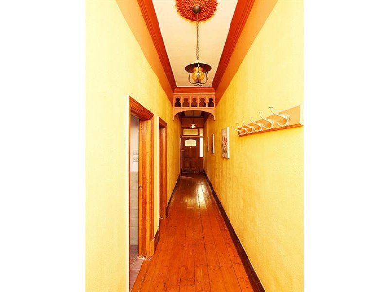 Close to Brunswick Street Shops, Cafes, Transport & CBD!