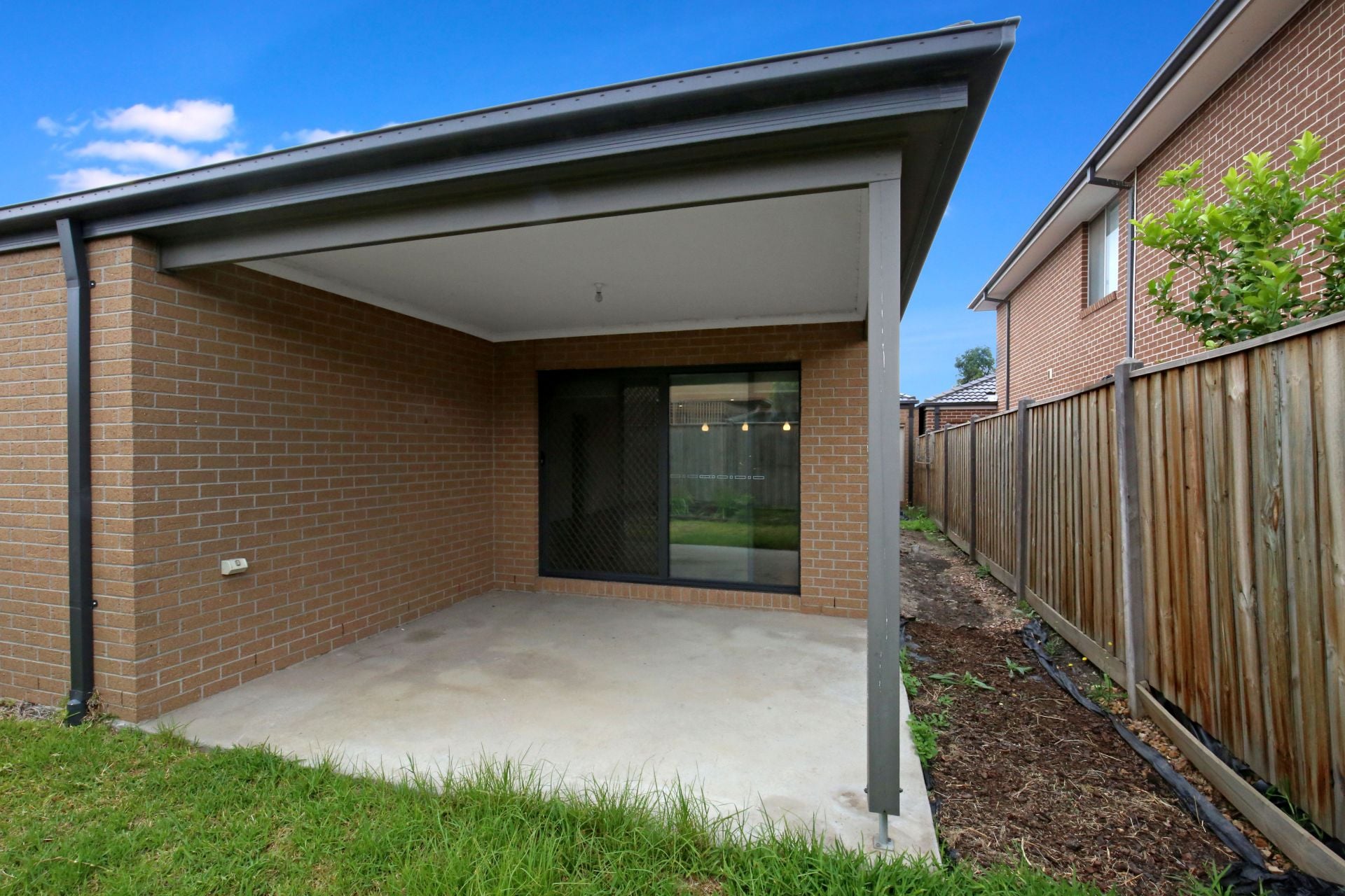 LOVELY LARGE FAMILY HOME