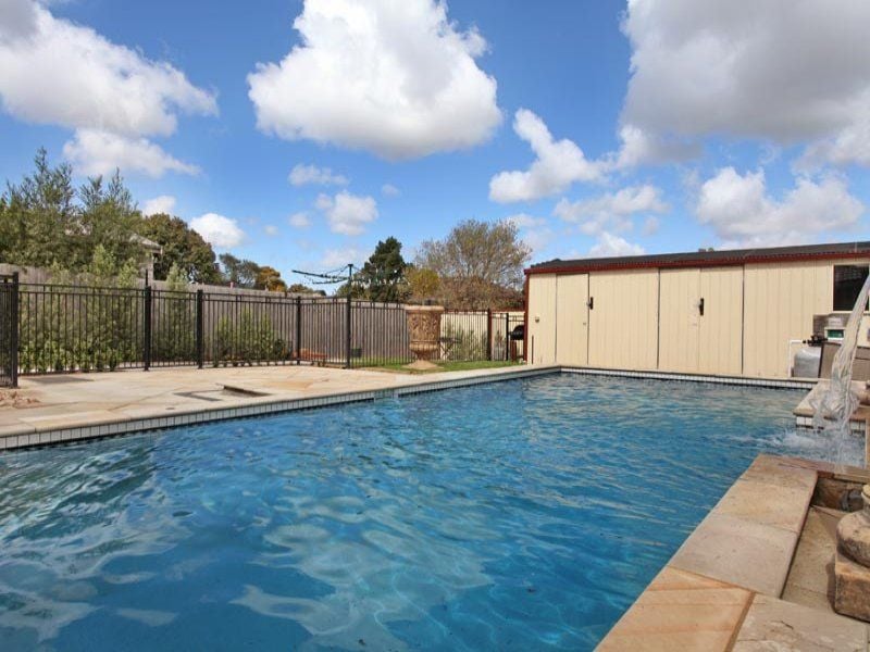 7 Waylett Court, Deer Park - Thumbnail 2