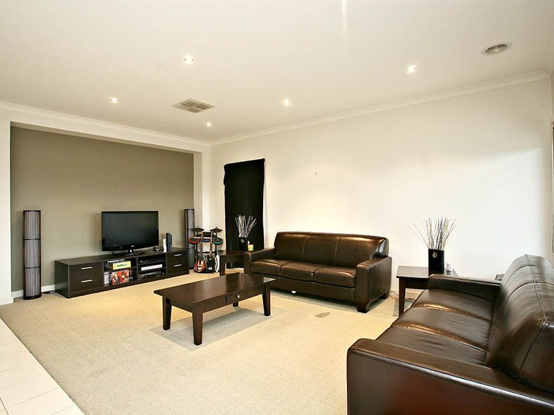 34 Bushy Park Avenue, Caroline Springs - Thumbnail 5