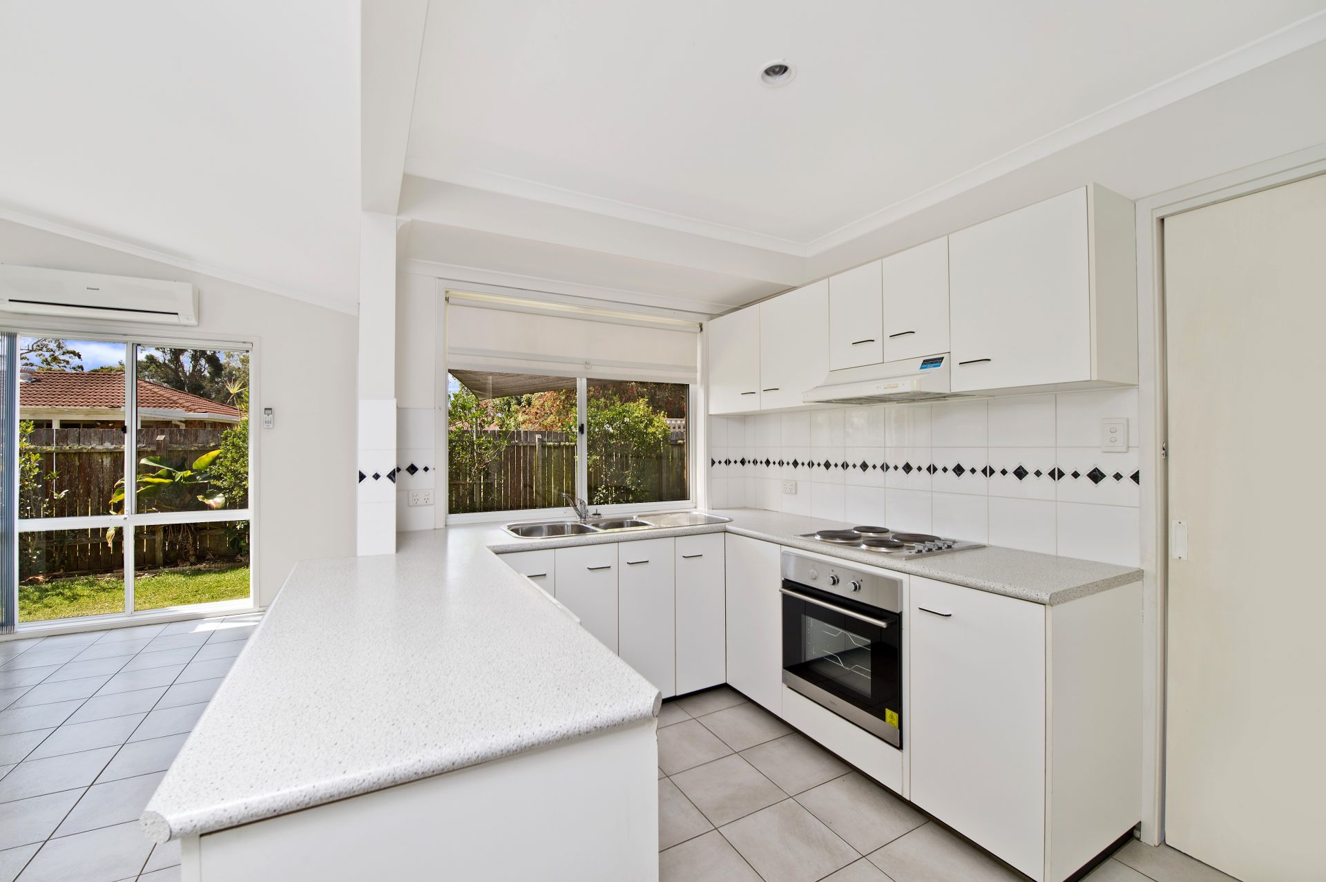 44 Grassmere Way Port Macquarie NSW, Port Macquarie - Thumbnail 2