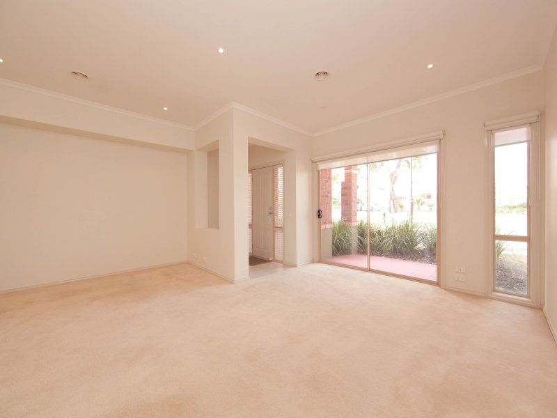 22 Flame Crescent SOUTH MORANG, South Morang - Thumbnail 4