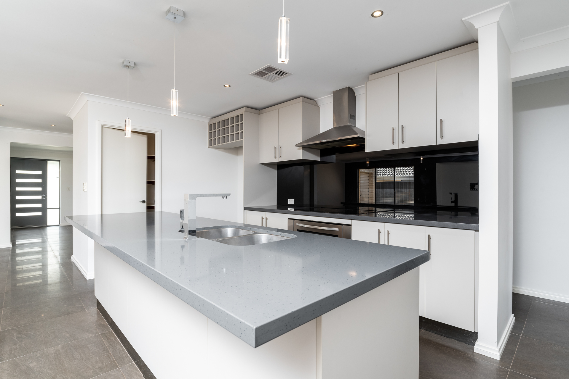 16 Birdsnest crescent  BANKSIA GROVE WA, Banksia Grove - Thumbnail 2