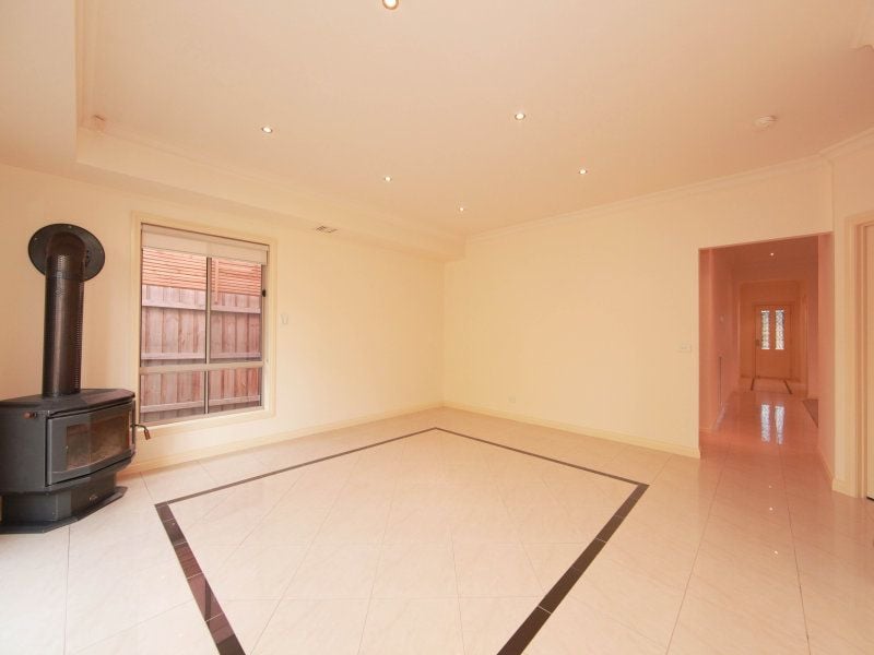 167 The Lakes Blvd SOUTH MORANG, South Morang - Thumbnail 4