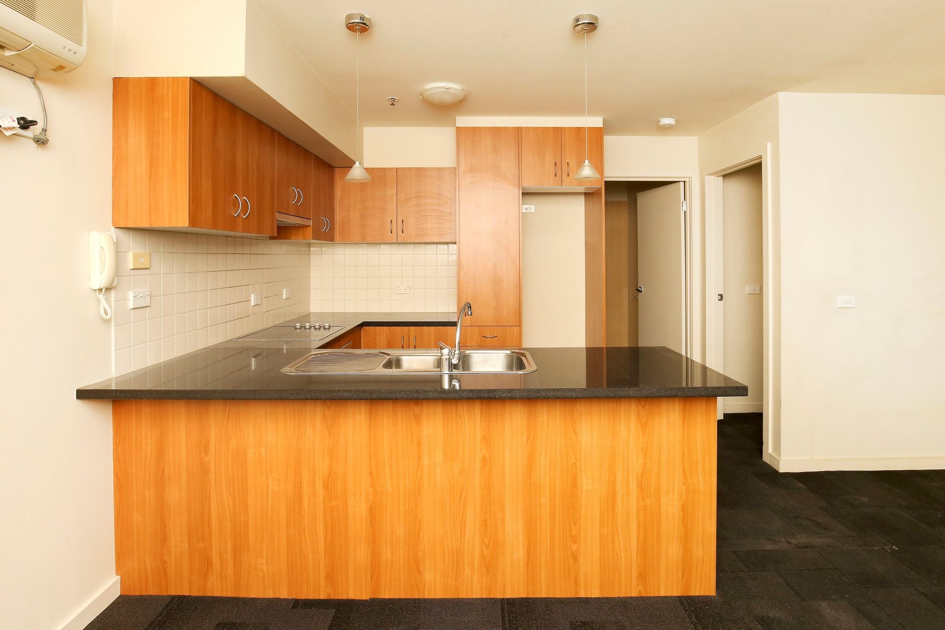 CONVENIENT APARTMENT LIVING