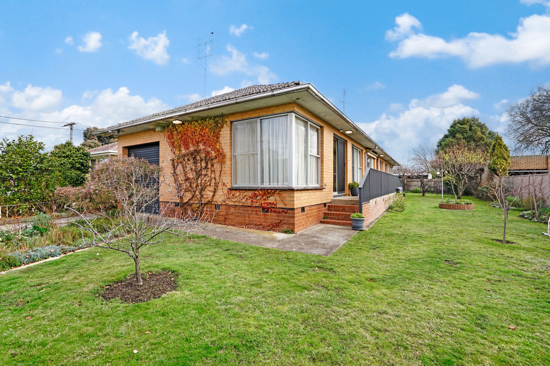 27 Browns Parade, Wendouree, Wendouree, Wendouree - Thumbnail 3
