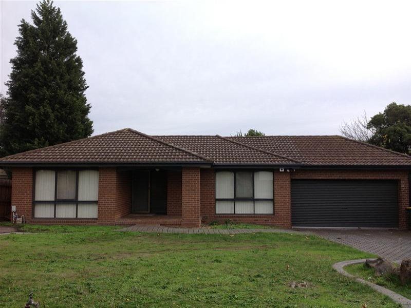 9 Peacock Close, Mill Park