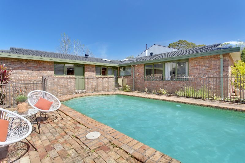 Real Estate For Sale 4 Fiona Street Belrose , NSW