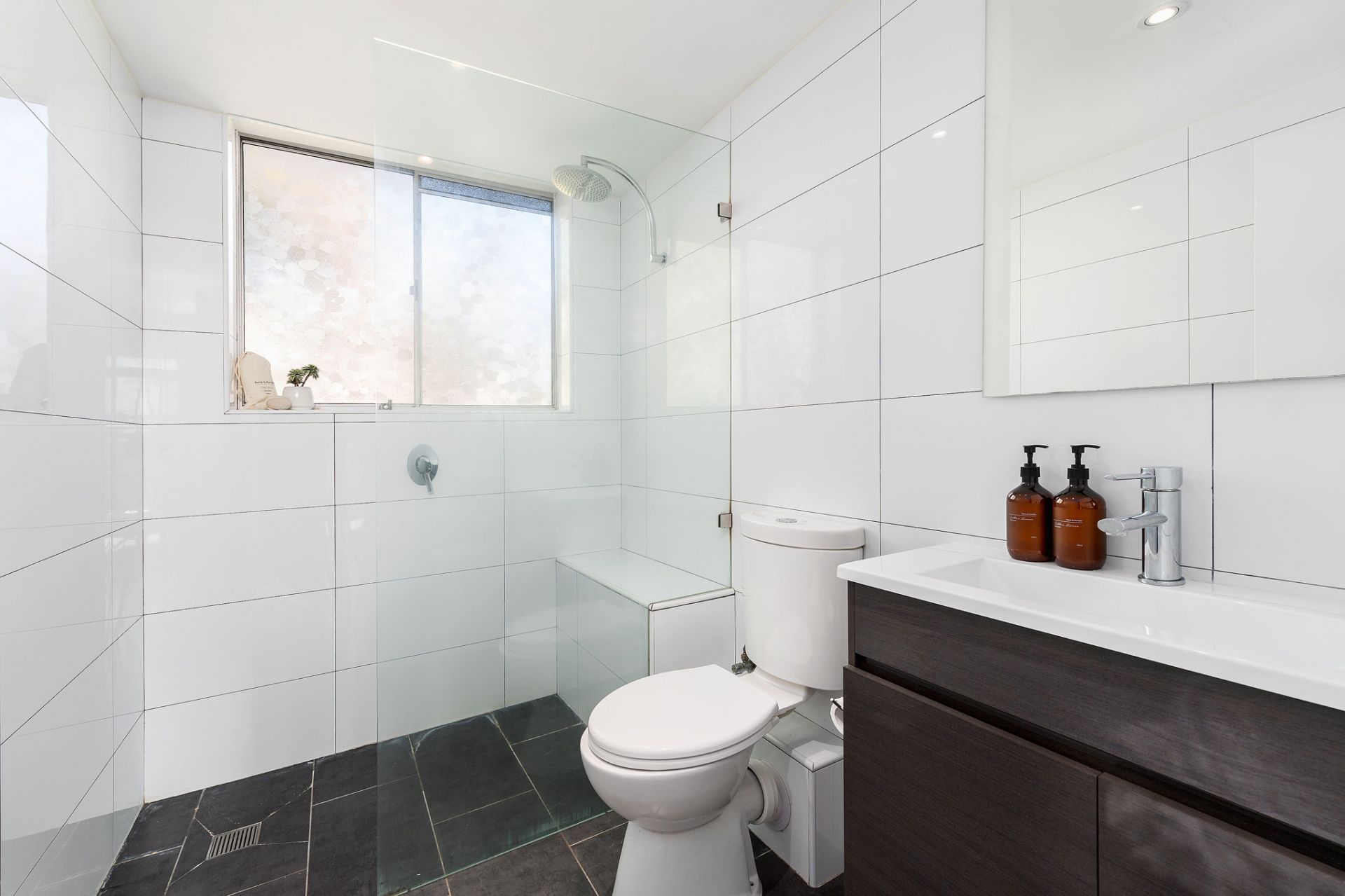 Sold - Stylish Living in a Bright and Modern Apartment