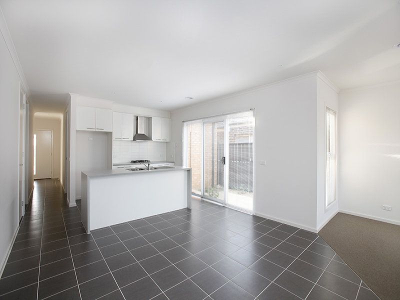 18 Derham Drive, Point Cook - Thumbnail 6