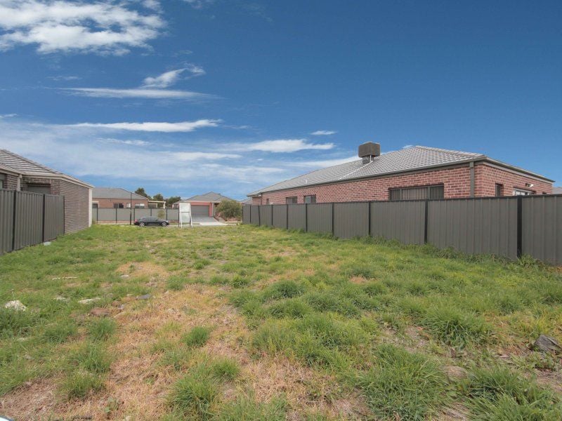 31 Coppice Street MERNDA, Mernda - Thumbnail 2
