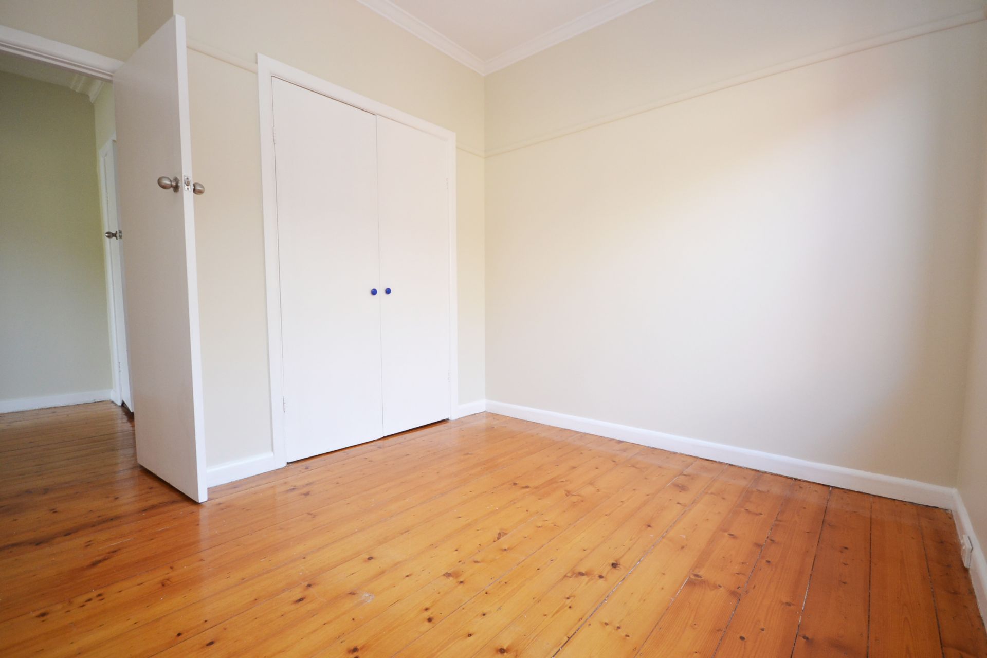 FABULOUS LOCATION & PRICED TO PLEASE