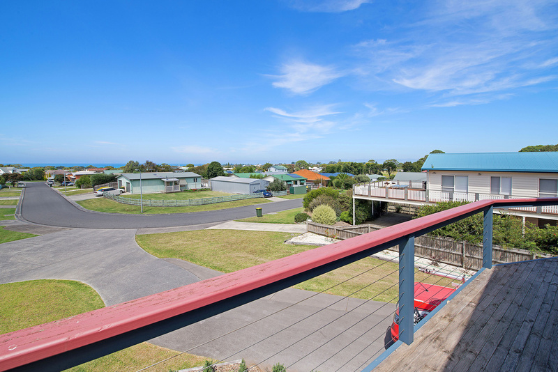 15 Murray Square, Apollo Bay, VIC, Apollo Bay - Thumbnail 3