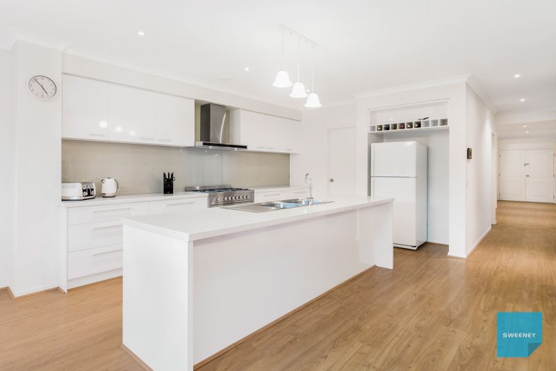 15 Quadrant Drive, Fraser Rise - Thumbnail 5