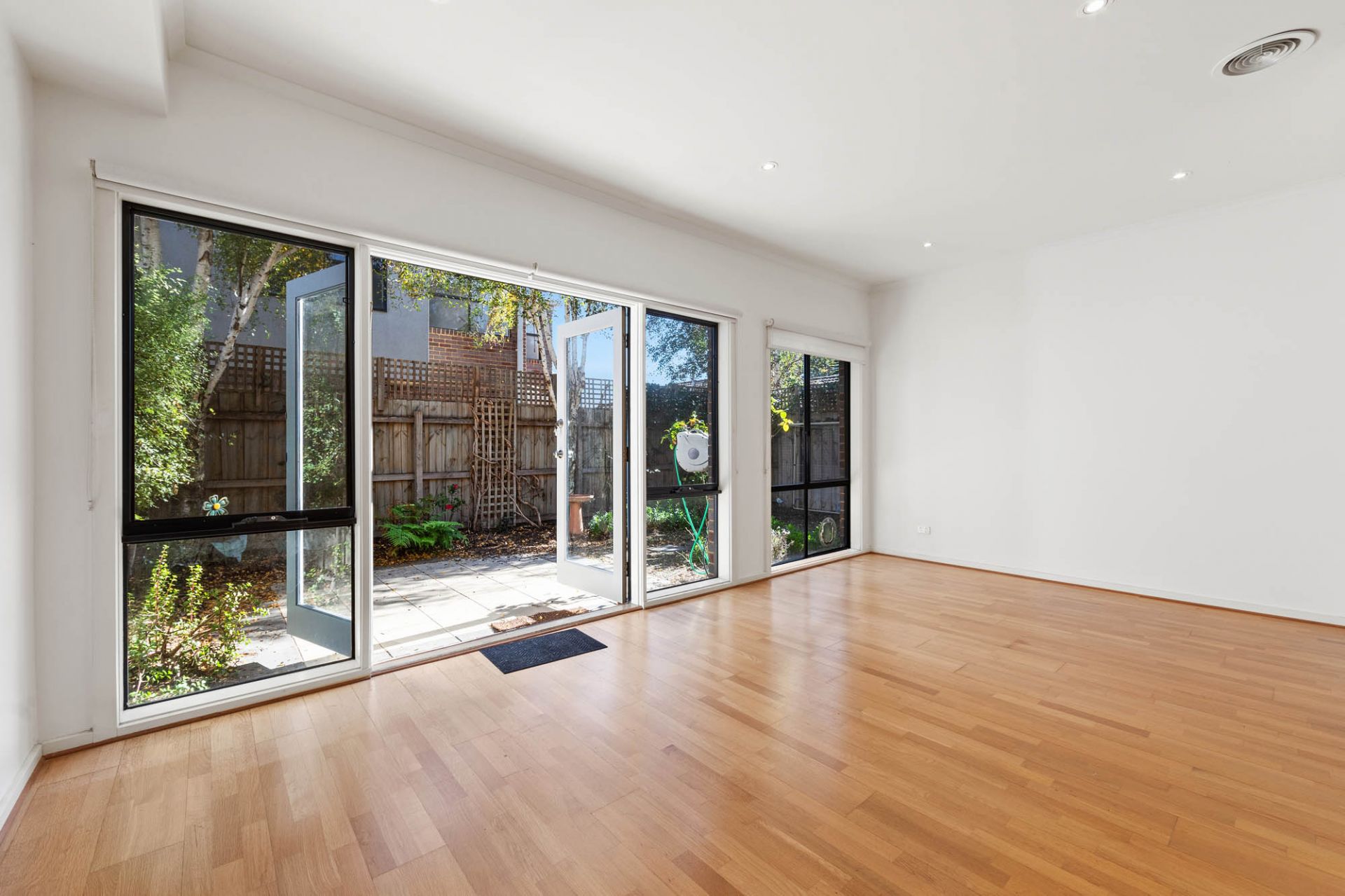 2/121 Chapel Road, Moorabbin - Thumbnail 5