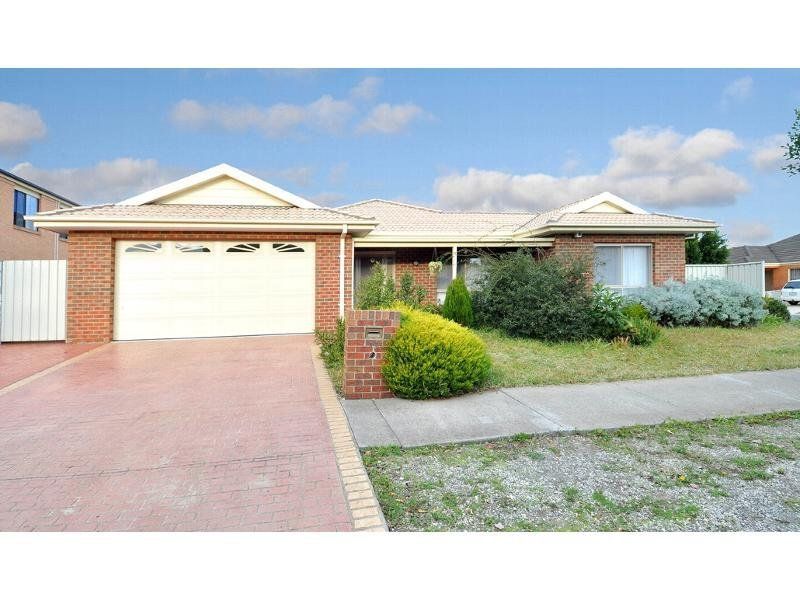17 Milburn Circuit, Caroline Springs - Thumbnail 2