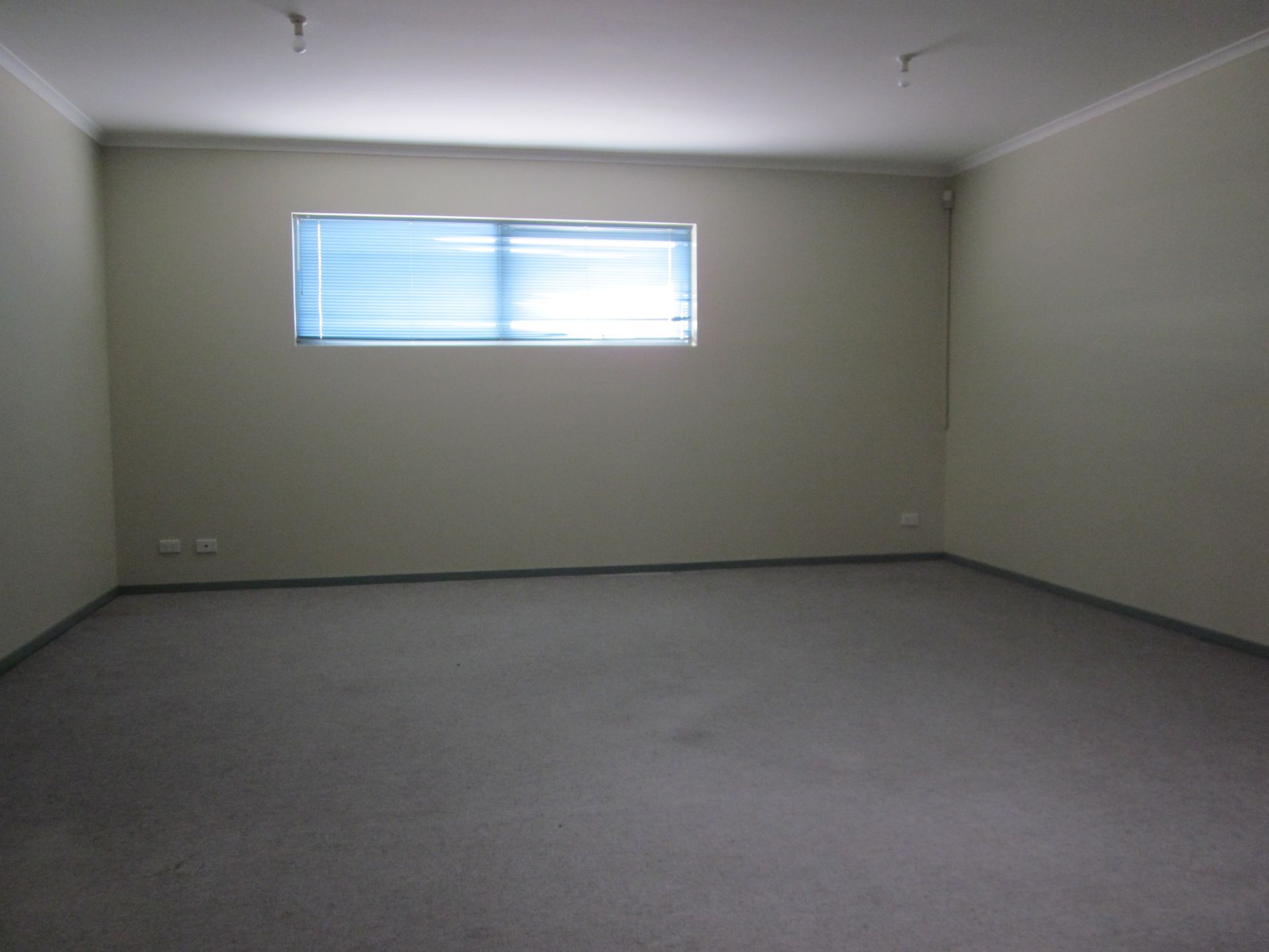 LOW MAINTENANCE LIVING & UTILITY COSTS ALL INCLUDED!   *Insp Wed 29th Jun @ 4:50pm*