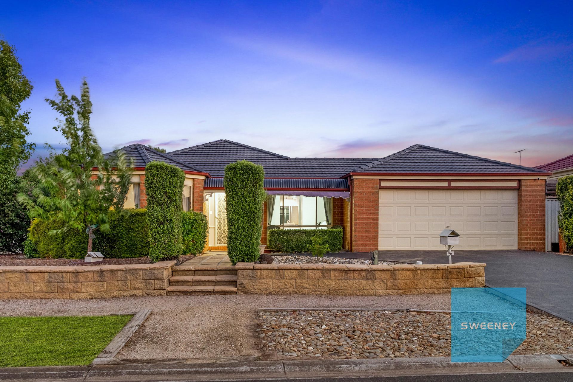 40 Parkin Avenue, Caroline Springs - Thumbnail 2