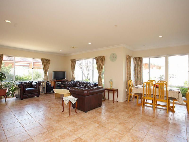 59 Springlake Avenue, Caroline Springs - Thumbnail 3