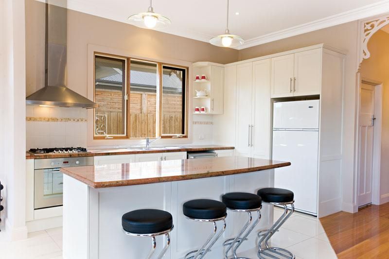 ** UNDER OFFER AWAITING PAYMENT**