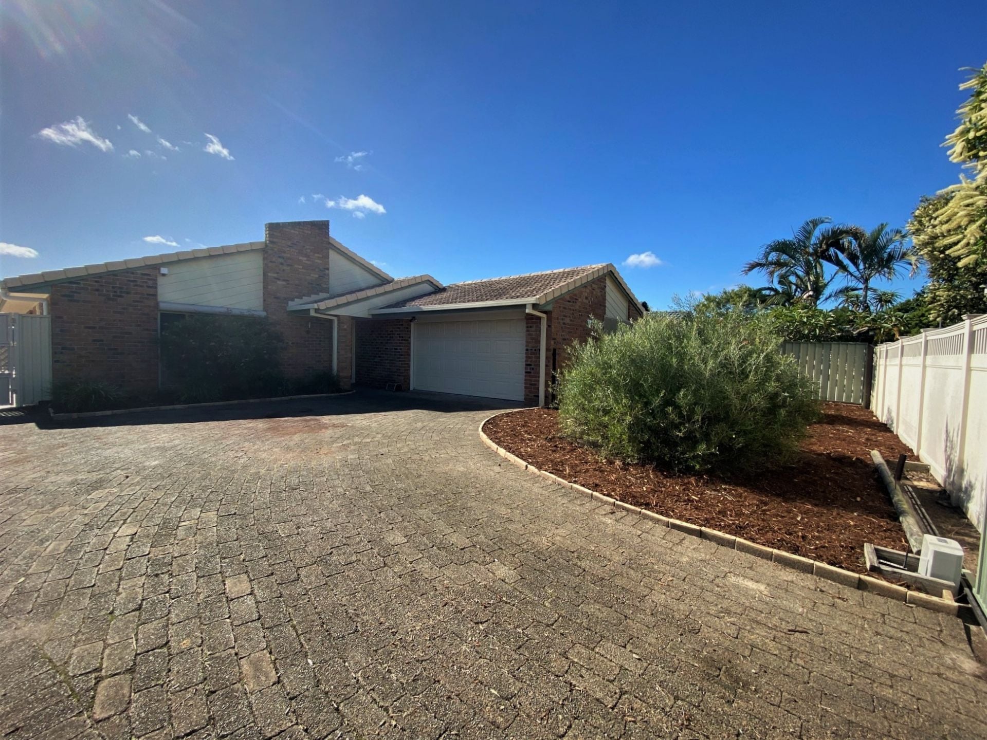 253 Nineteenth Avenue Elanora QLD