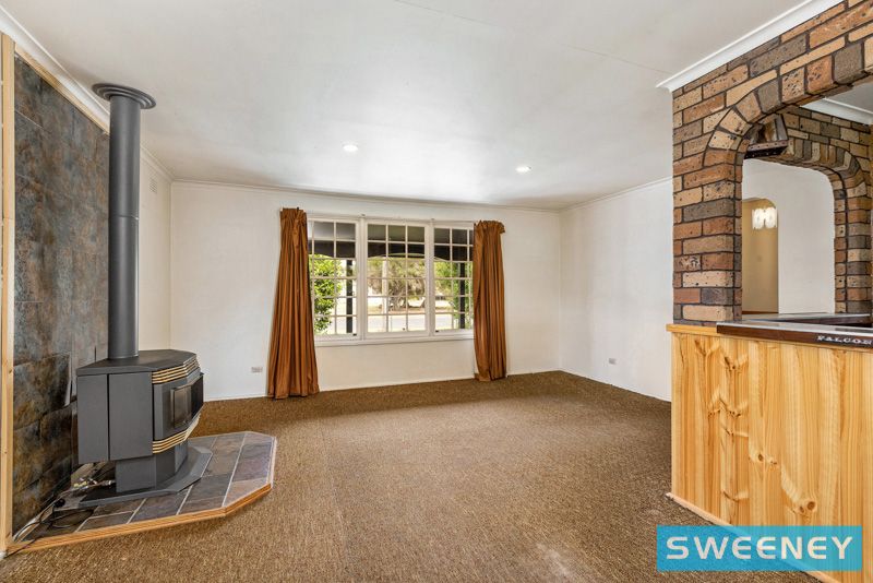 142 Grieve Parade, Altona - Thumbnail 5
