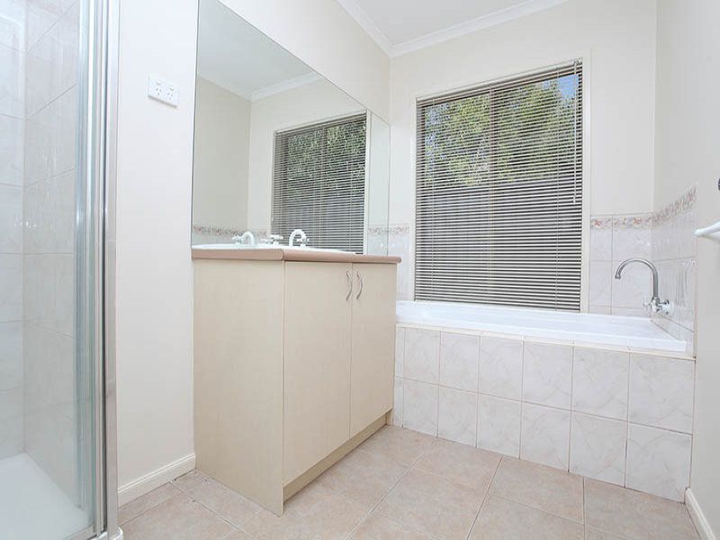 3 Osterley Close, Caroline Springs - Thumbnail 7