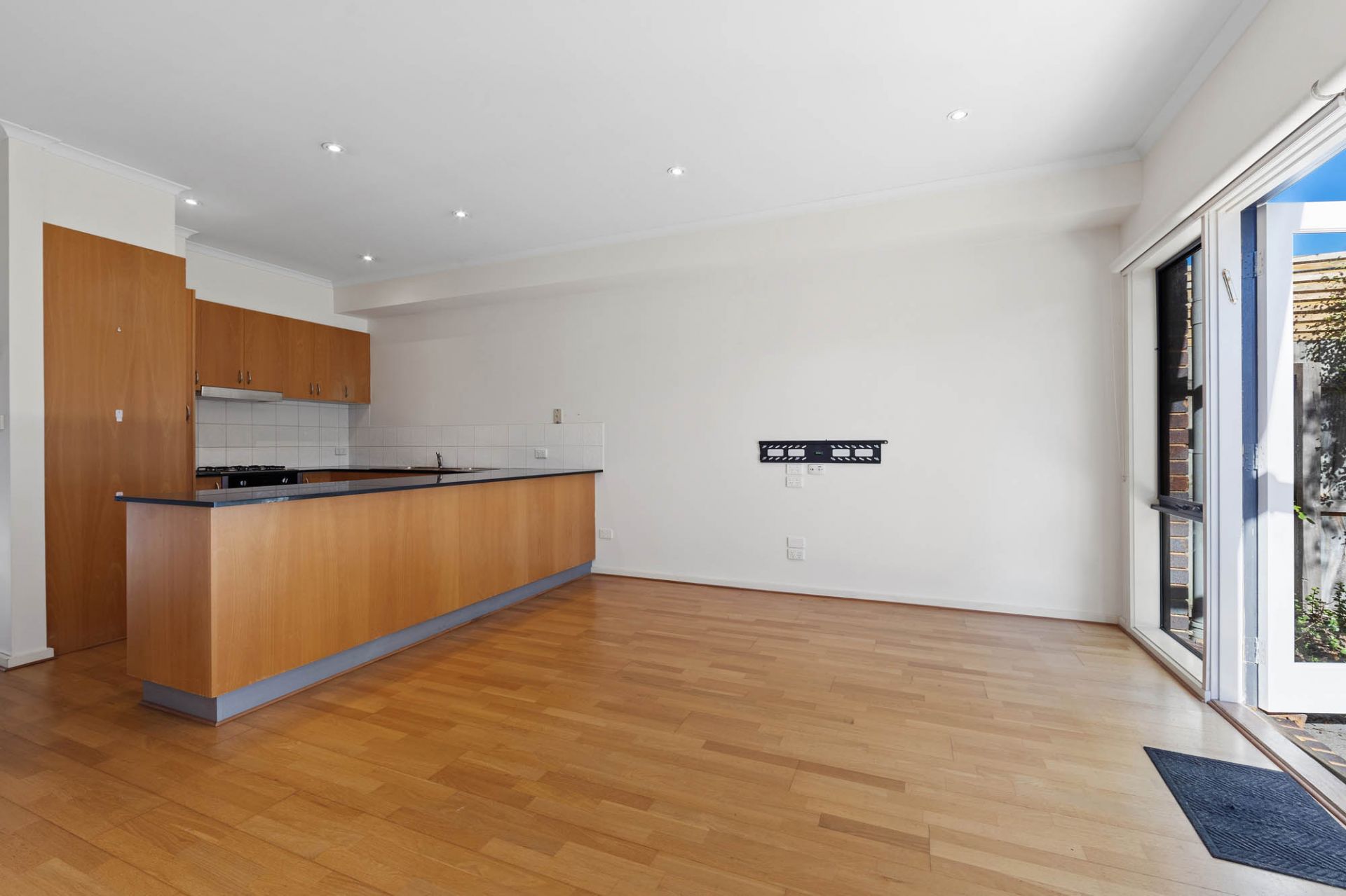 2/121 Chapel Road, Moorabbin - Thumbnail 4