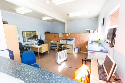 8 CAWARRA ROAD, Caringbah