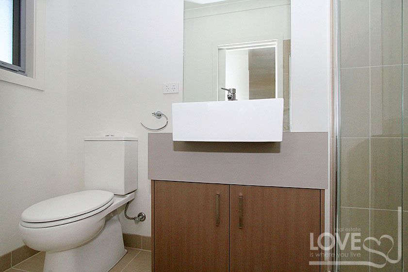 SOPHISTICATED, EASY CARE LIVING