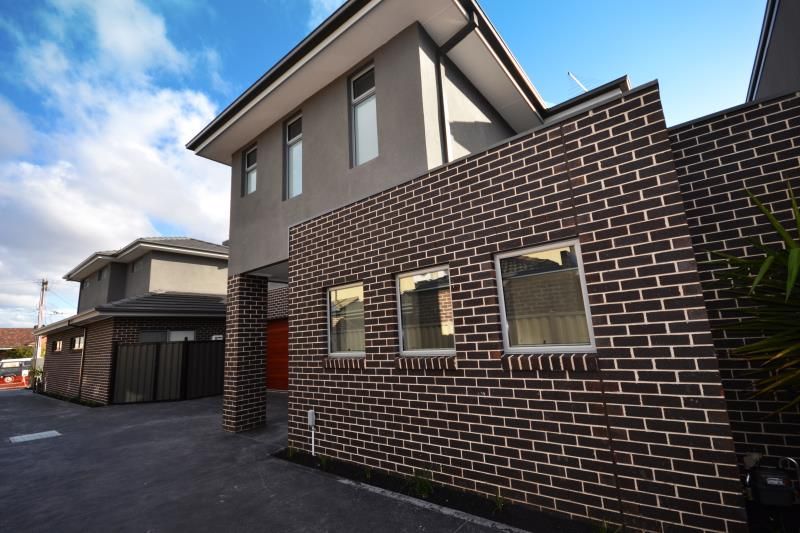 REFINED TOWN RESIDENCE