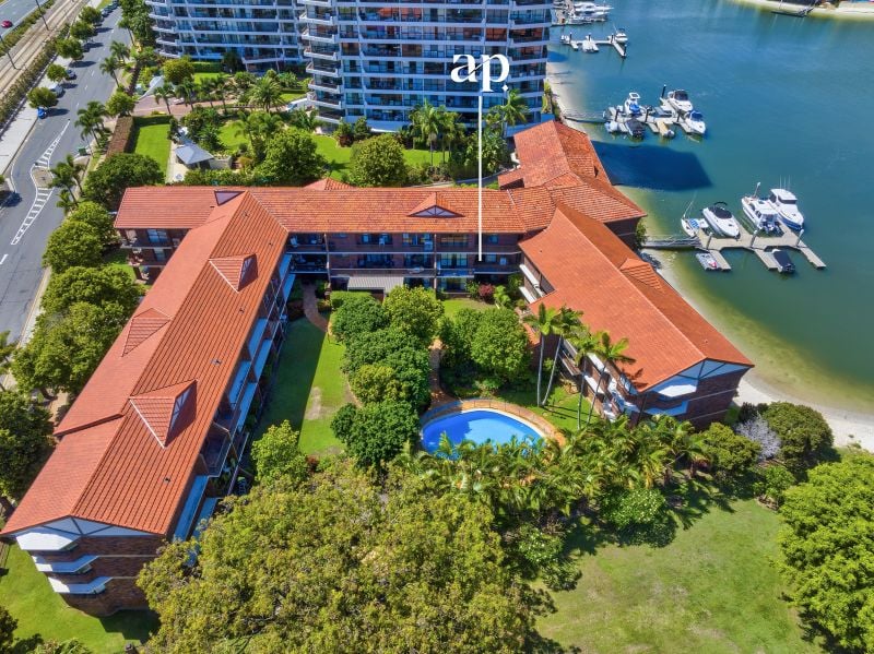 9/22 Commodore Drive, Paradise Waters Amir Prestige Group