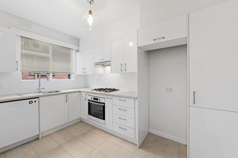 6/33 Byron Street, Elwood - Thumbnail 4