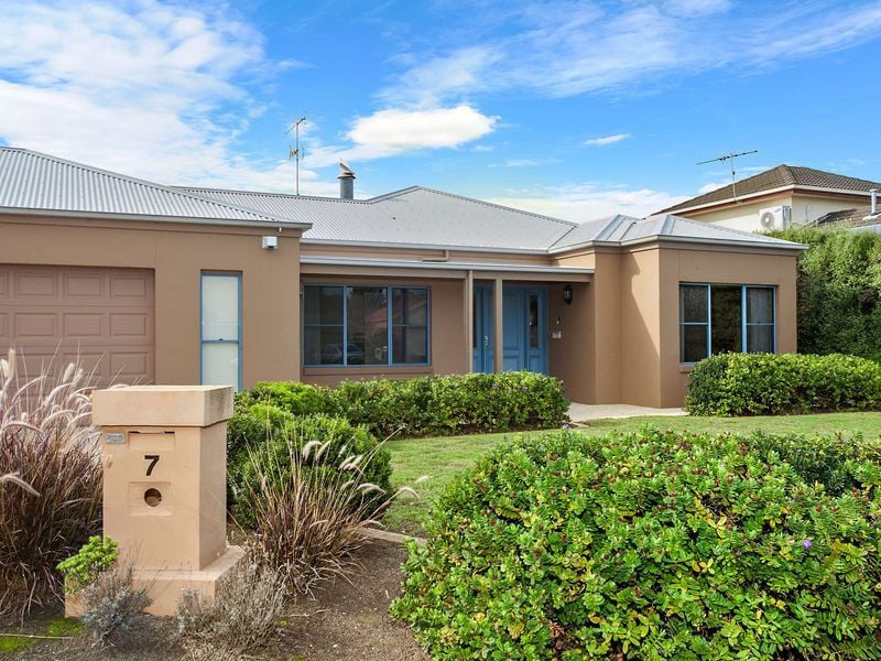 7 Shah Court, Torquay - Thumbnail 2