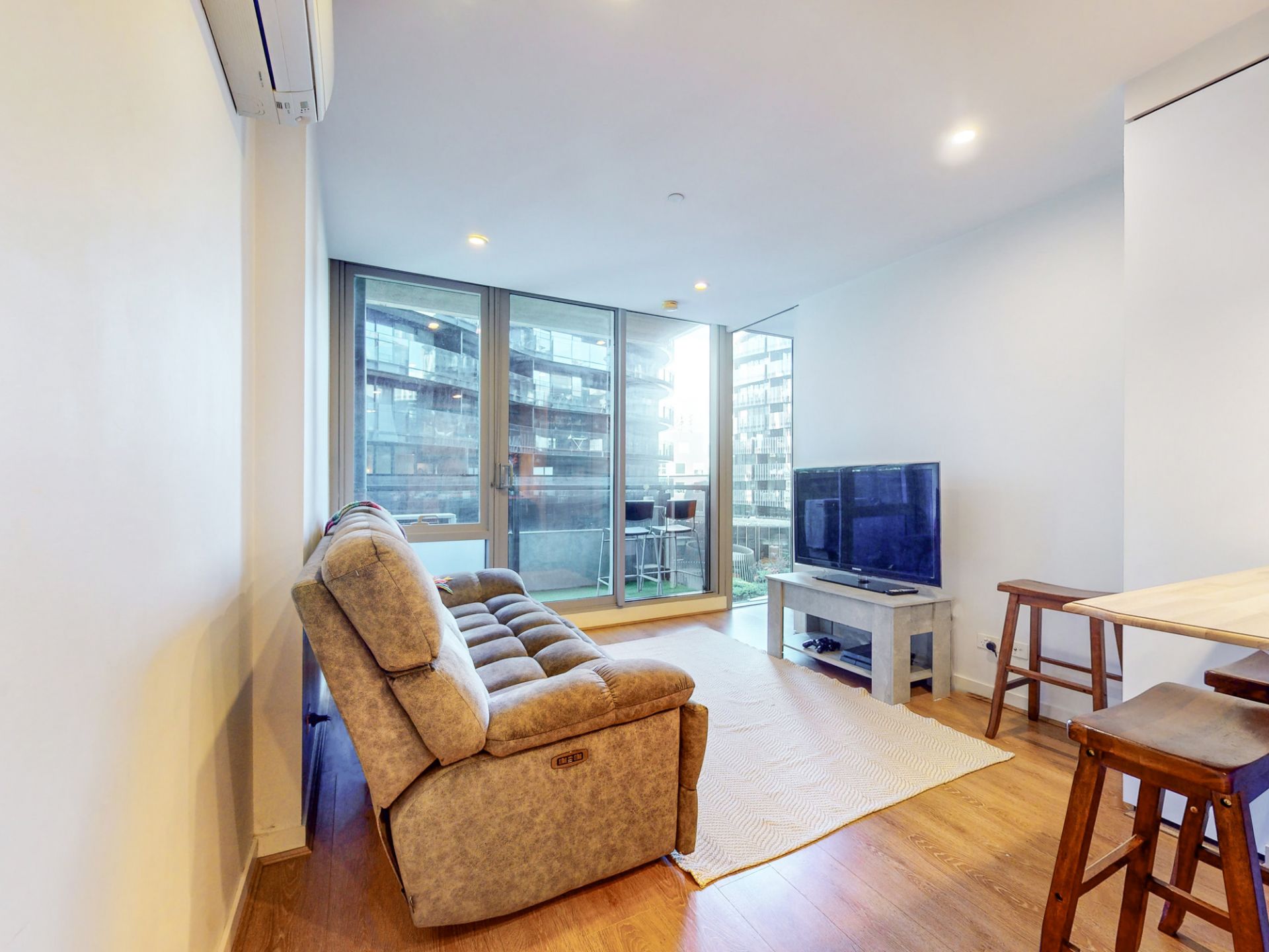 409/229 Toorak Road, South Yarra - Thumbnail 6