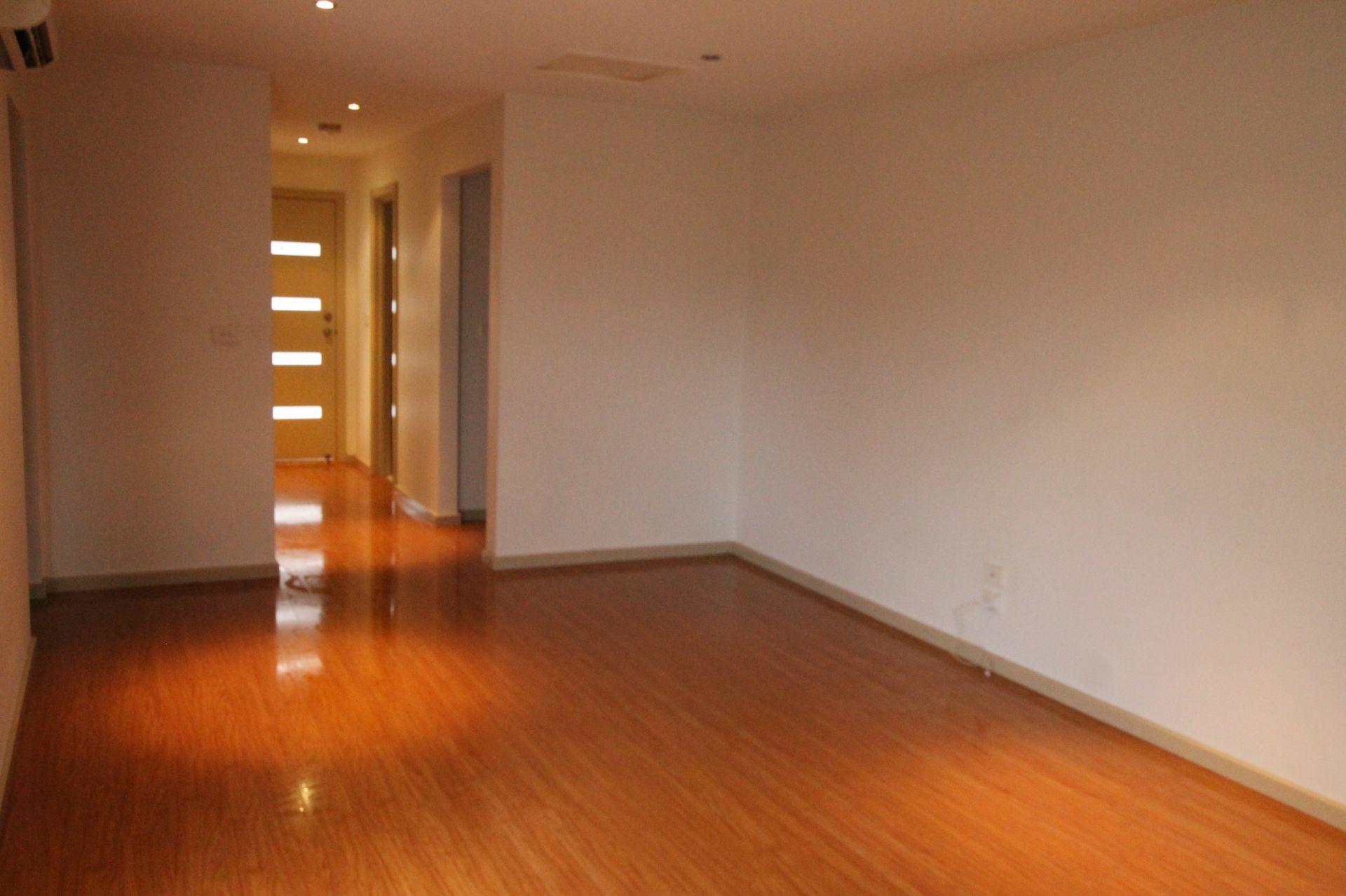 Modern, One Bedroom Unit!