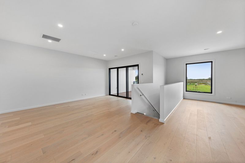 48 Grande Belmond Avenue, Clyde OBrien Real Estate