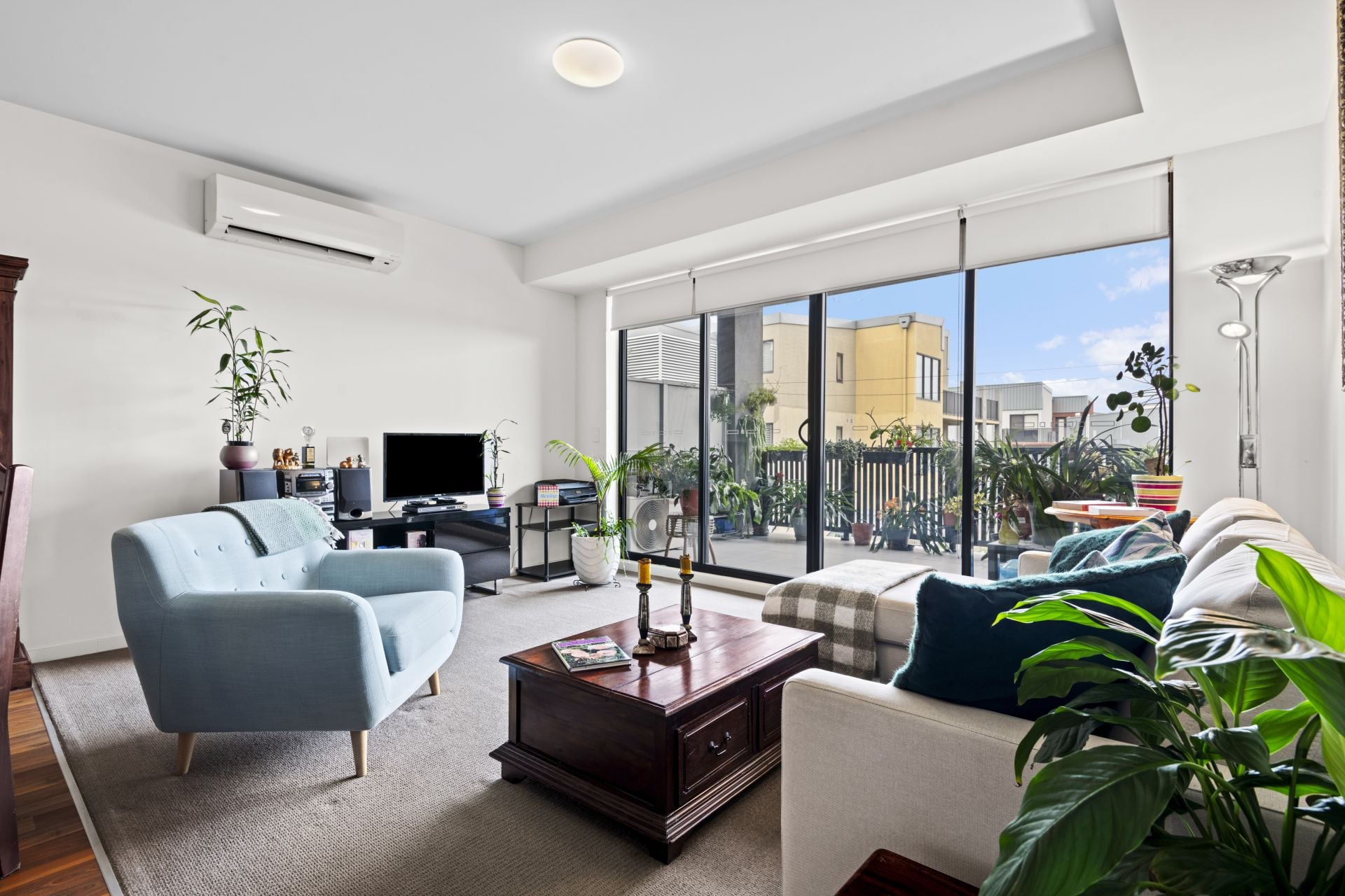 Stylish & Surprisingly Spacious Apartment