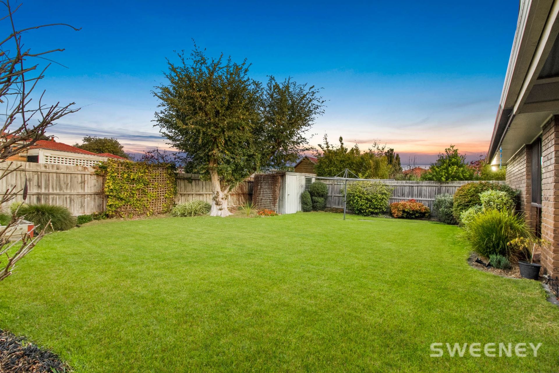 16 Kurrajong Drive, Altona Meadows - Thumbnail 2