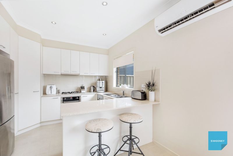 33/8 The Crossing, Caroline Springs - Thumbnail 3