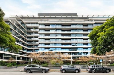 Expansive One-Bedroom Apartment within the Coveted Eastbourne Complex