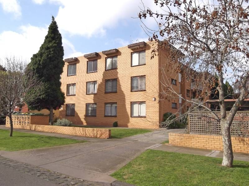 13/99 Cowper Street, Footscray - Thumbnail 2