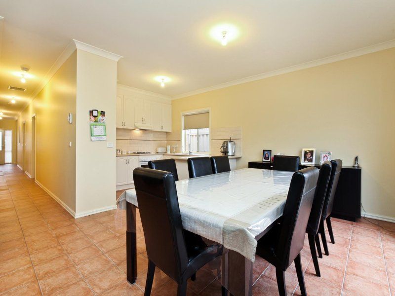 12 Millstream Way, Caroline Springs - Thumbnail 4