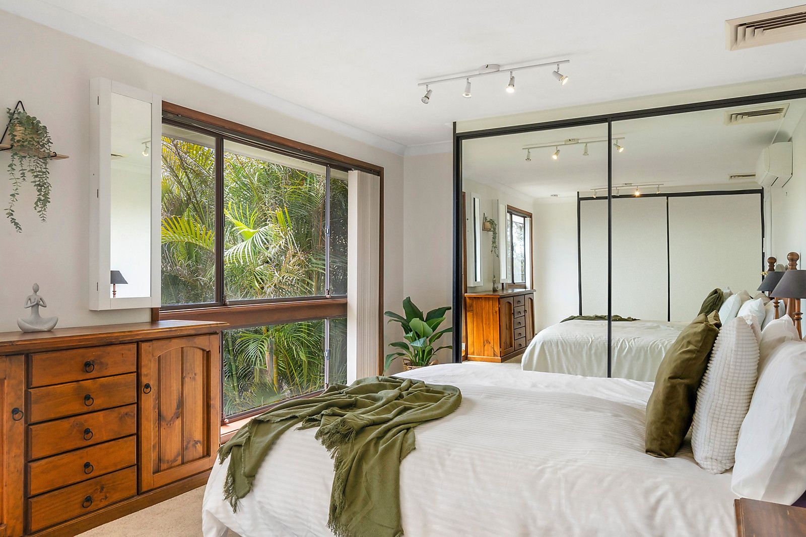 Real Estate For Sale 18 Karuah Place Engadine , NSW