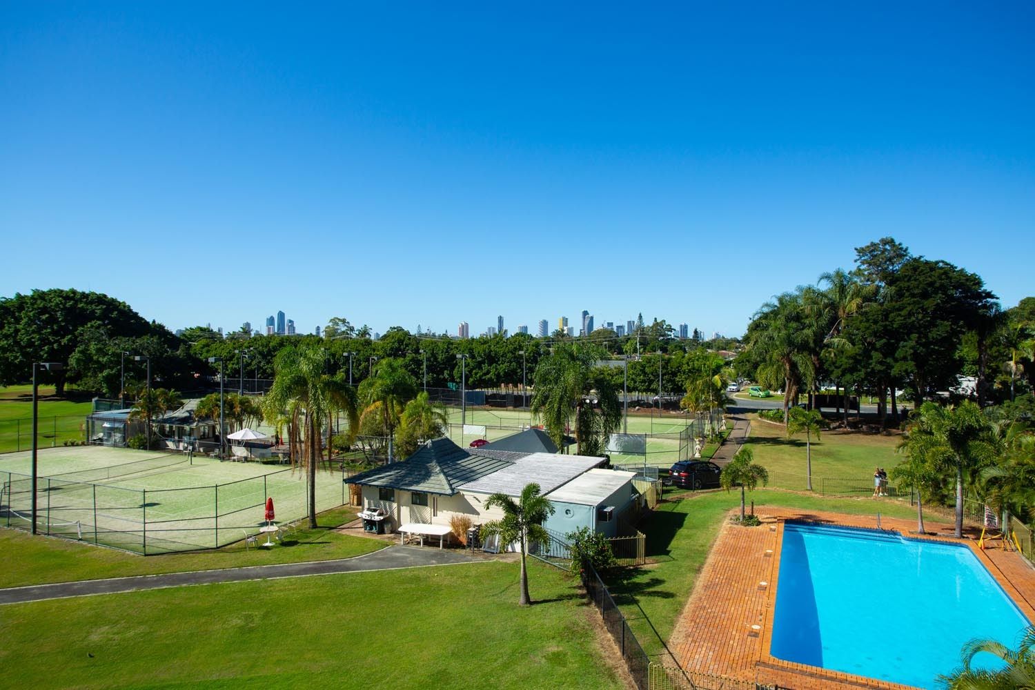Real Estate For Sale 18/11 Fairway Drive CLEAR ISLAND WATERS , QLD