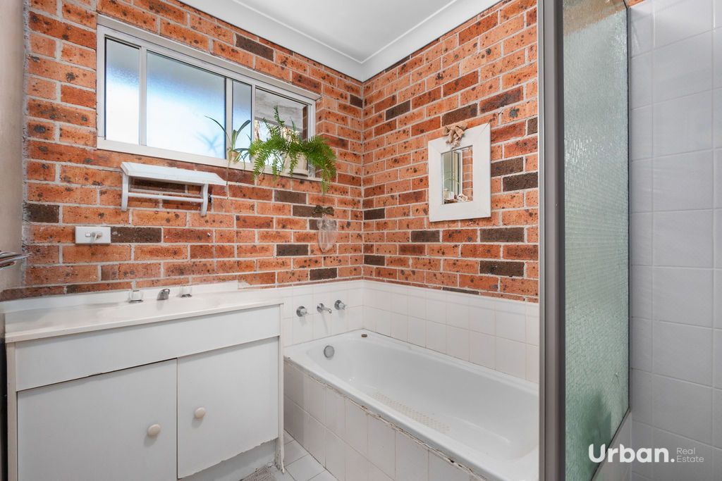 Mcgraths Hill 2/1 Albert Street