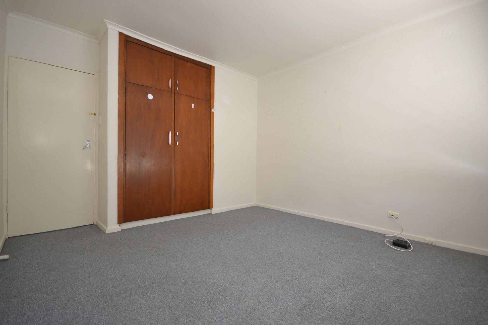 SUPER-SIZED LIVING IN A SUPERB LOCATION