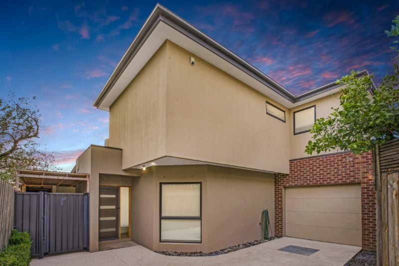 2/4 Walsh Avenue, Thornbury