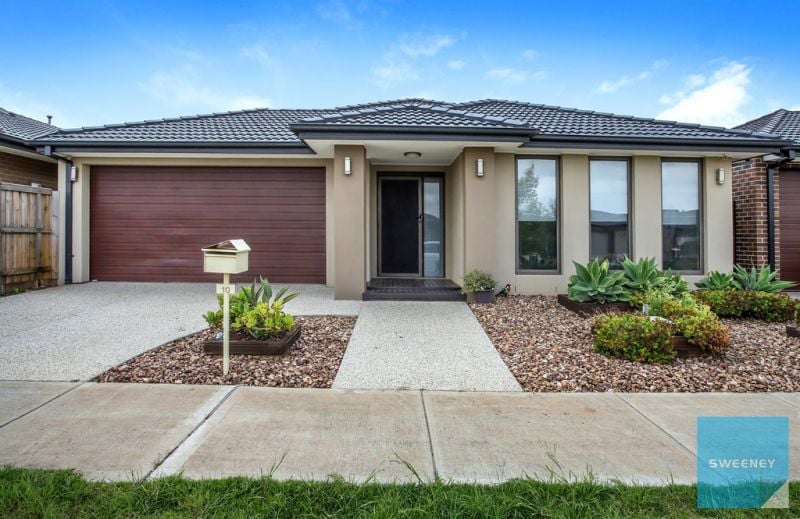 10 Sarenne Way, Fraser Rise - Thumbnail 2