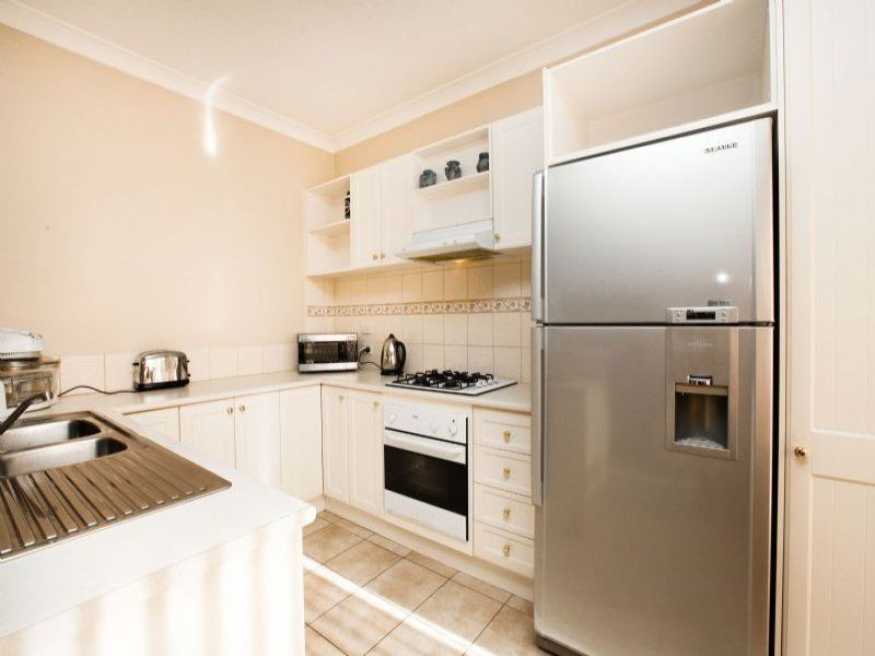 6 Blenheim Way, Caroline Springs - Thumbnail 4